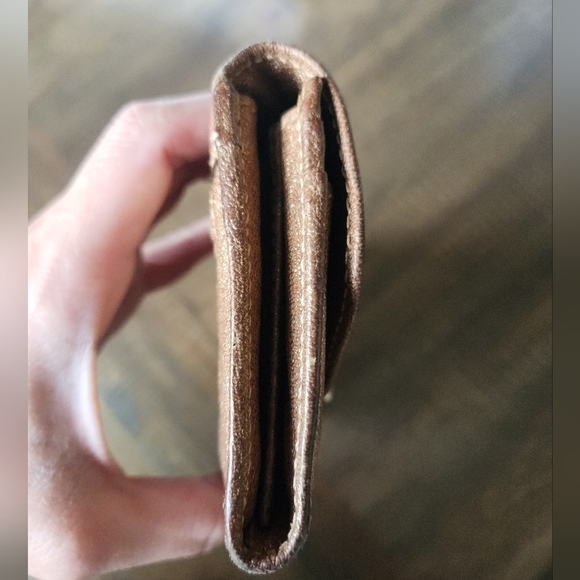 Chloe Wallet - Picture 11 of 14